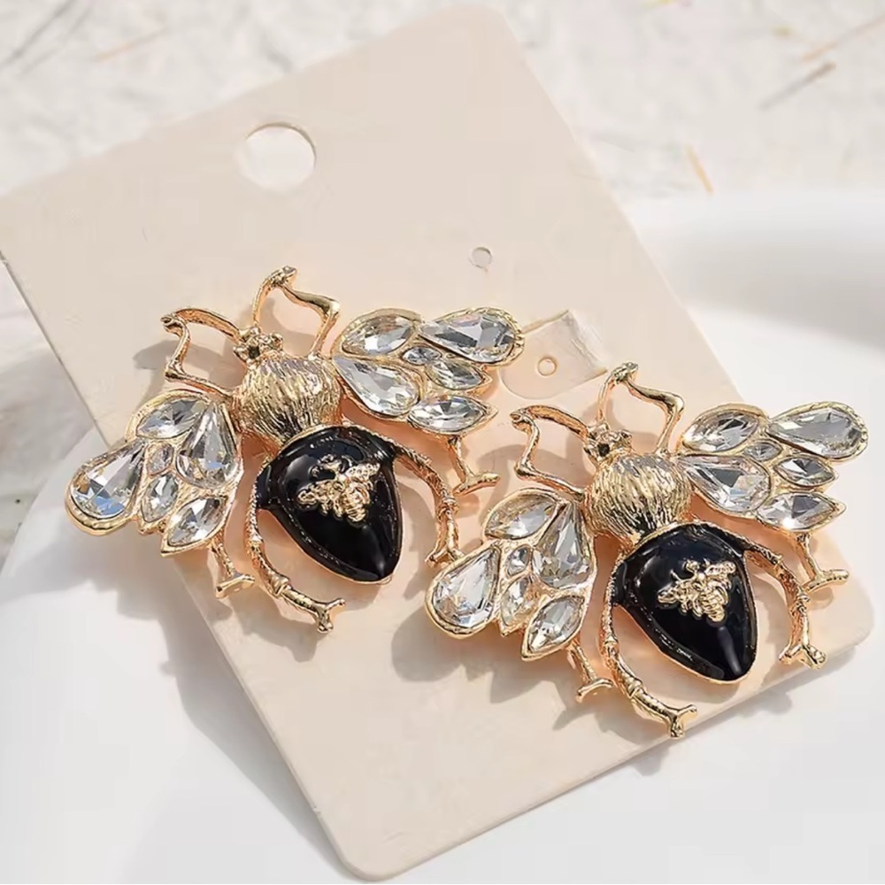 Vintage Bee Stud Earrings Gold Tone with Crystal Rhinestone Wings